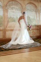 bridesdress.veil.weddingphotos.apicturesquememoryphotography